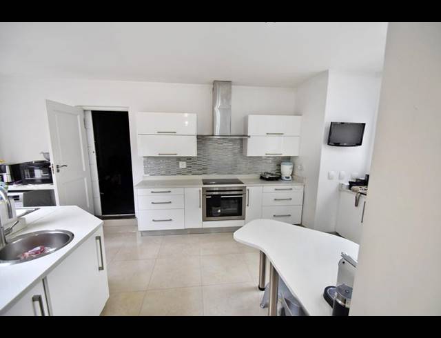 4 BEDROOM HOUSE FOR SALE IN MORNINGSIDE